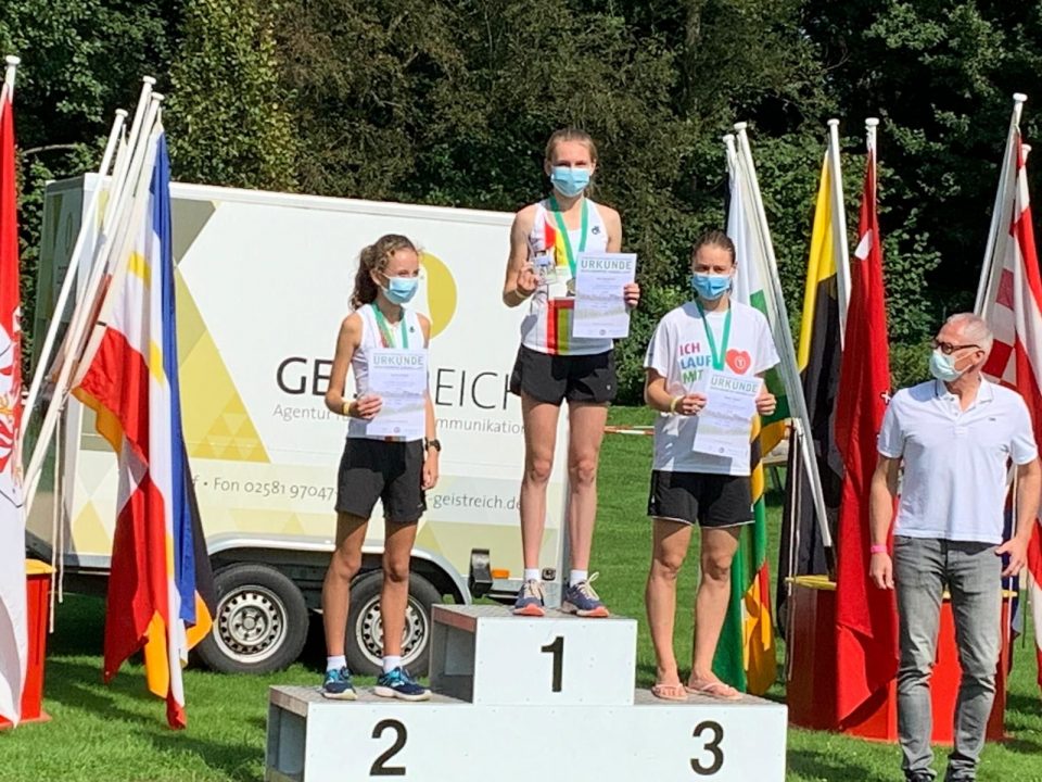JARMAKO Jungen Rashguard – Langärmliges UV-Shirt Mit LSF 50+, Größen 4-14 Jahre