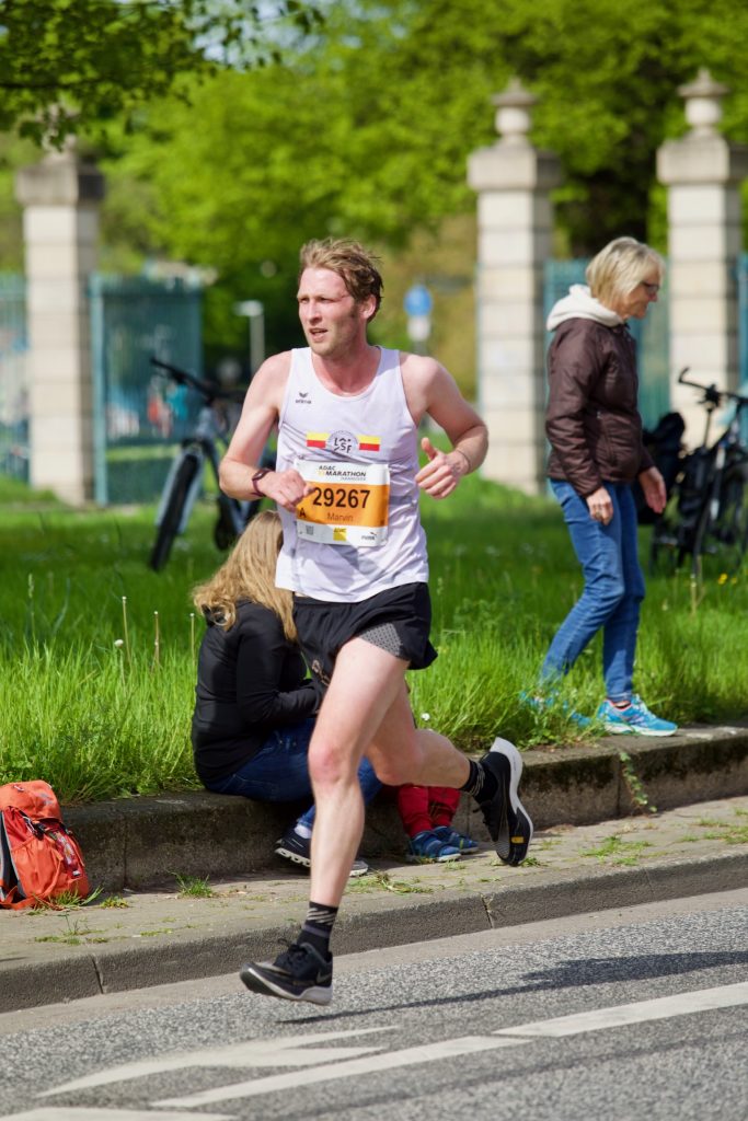 Marvin Röthemeyer beim Halbmarathon 2024 in Hannover