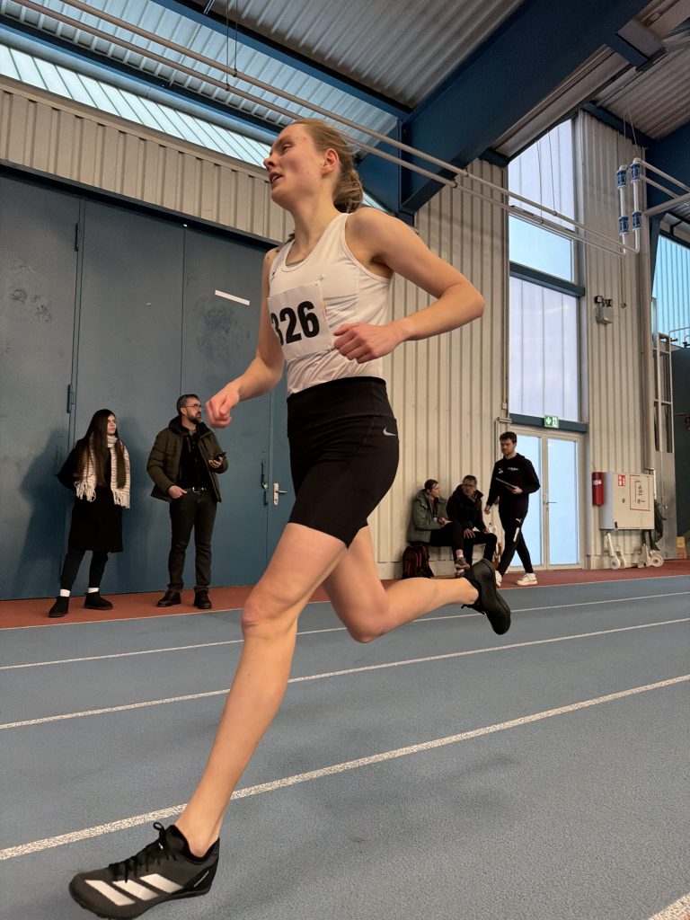 IMG_1037 Laura Brockhoff, LSF Münster, 800 m, Hallenkreismeisterschaften, Münster, 2026, Foto: M. Holtkötter