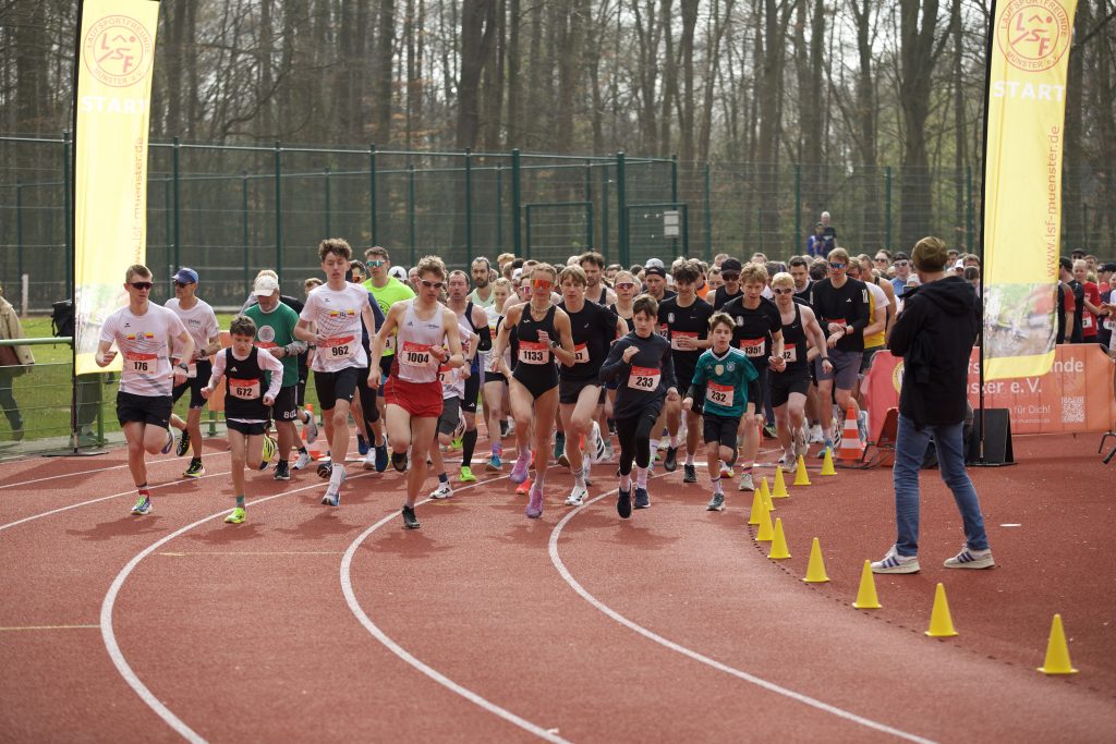 0P1A2283 Start zum 5-km-Lauf beim Siena GARDEN Straßenlauf am 21. März 2026. Foto: M. Holtkötter