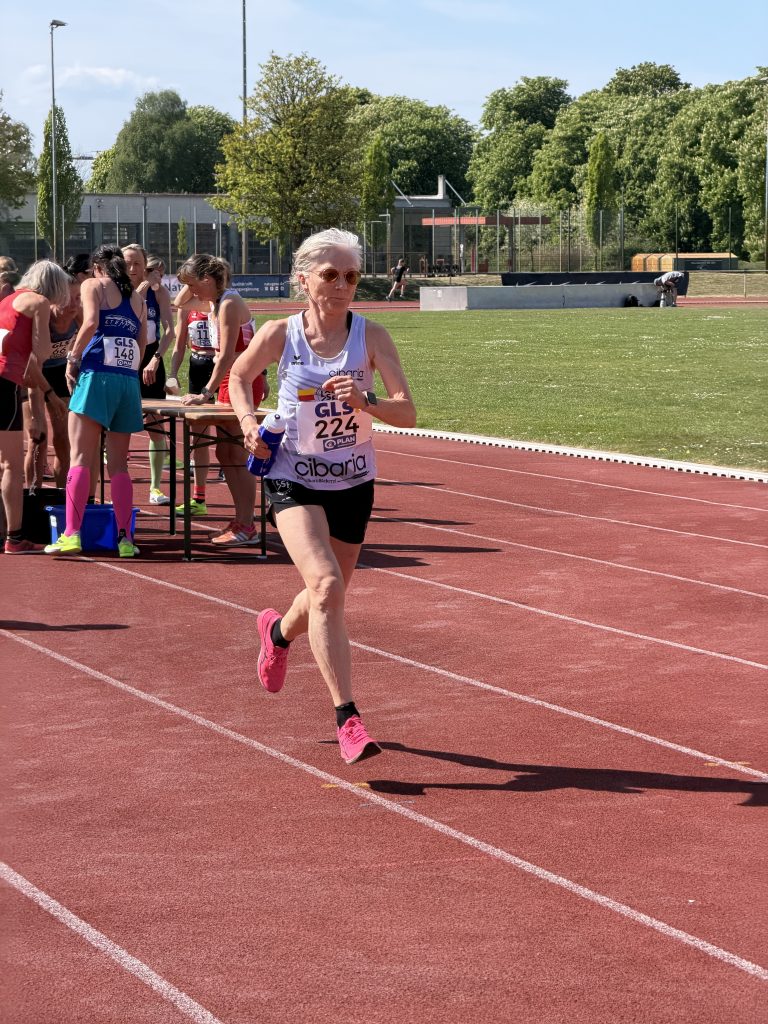Anne Holtkötter, LSF MastersTeam, bei den Deutschen Langstreckenmeisterschaften in Celle 2026, Foto: M. Holtkötter