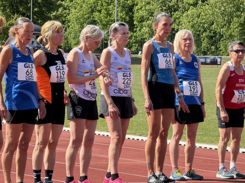 Start der Frauen W55 bis W90 bei den Deutschen Langstreckenmeisterschaften in Celle 2026, Foto: M. Holtkötter