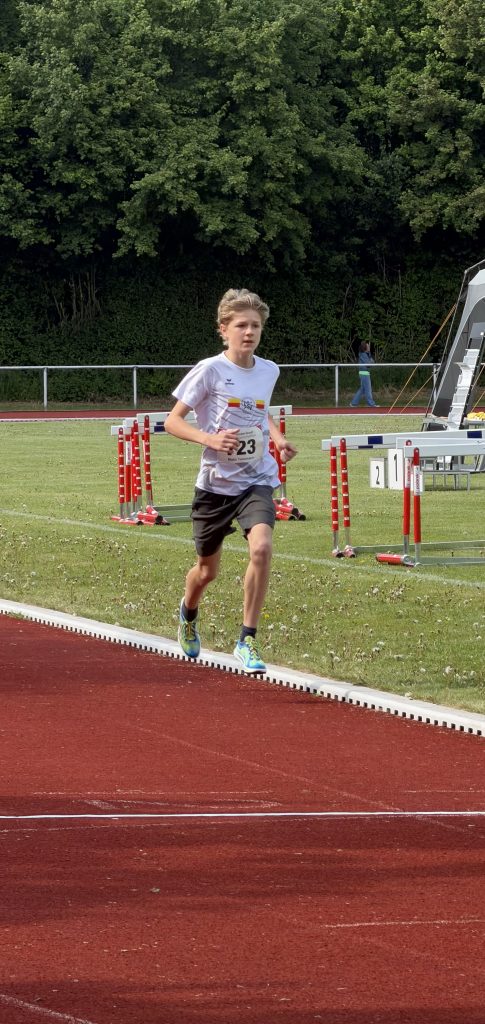 Matti Teismann, LSF Münster, Münsterlandmeisterschaften 2026, Gewinner der 800 m der AK M15, Foto: M. Holtkötter