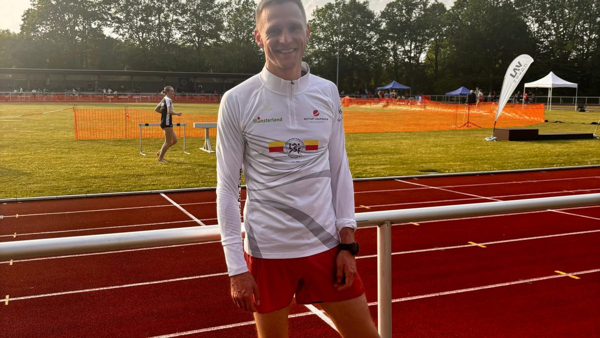 Stephan Voskuhl, LSF ProTeam, lief beim 45. Nationalen Pfingstsportfest in Zeven 3:56,99 über 1.500 m.