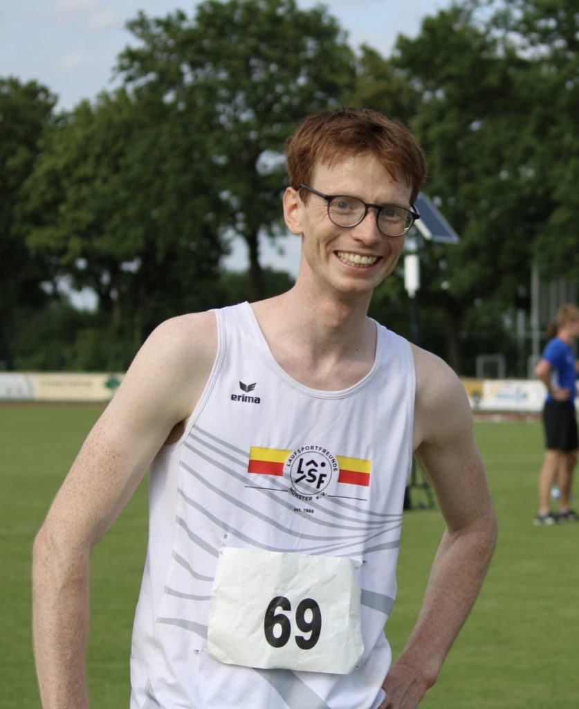 Screenshot Frederik Taube, LSF Münster, (Foto von den Kreiseinzel-Meisterschaften am 30. Mai in Horstmar.) hat sich mit der Zeit von 4:16,73 für das LSF ProTeam qualifiziert.