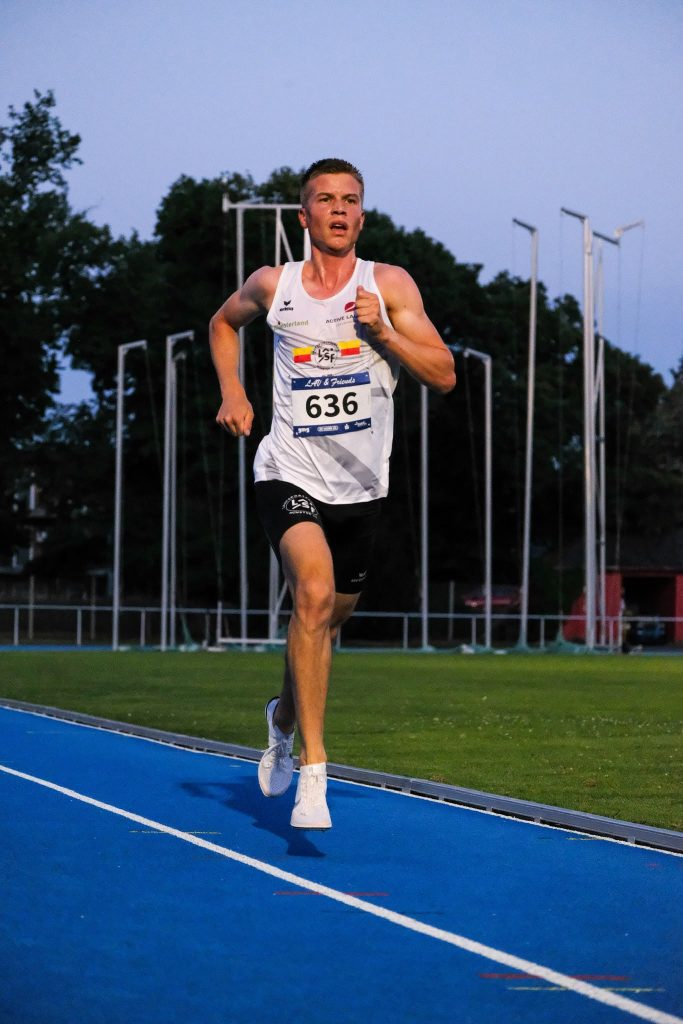Benno Hille, LSF ProTeam, läuft beim LAV & Friends in Tübingen mit 14:47,01 Bestzeit über 5.000 m. Foto: Privat