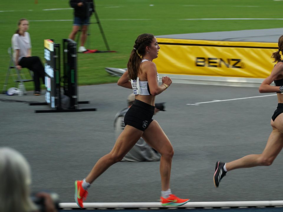 Lisa Krell, LSF ProTeam, mit Bestleistung die 5.000 m bei den Deutschen Meisterschaften U23 beendet. Foto: Oliver Qiu.