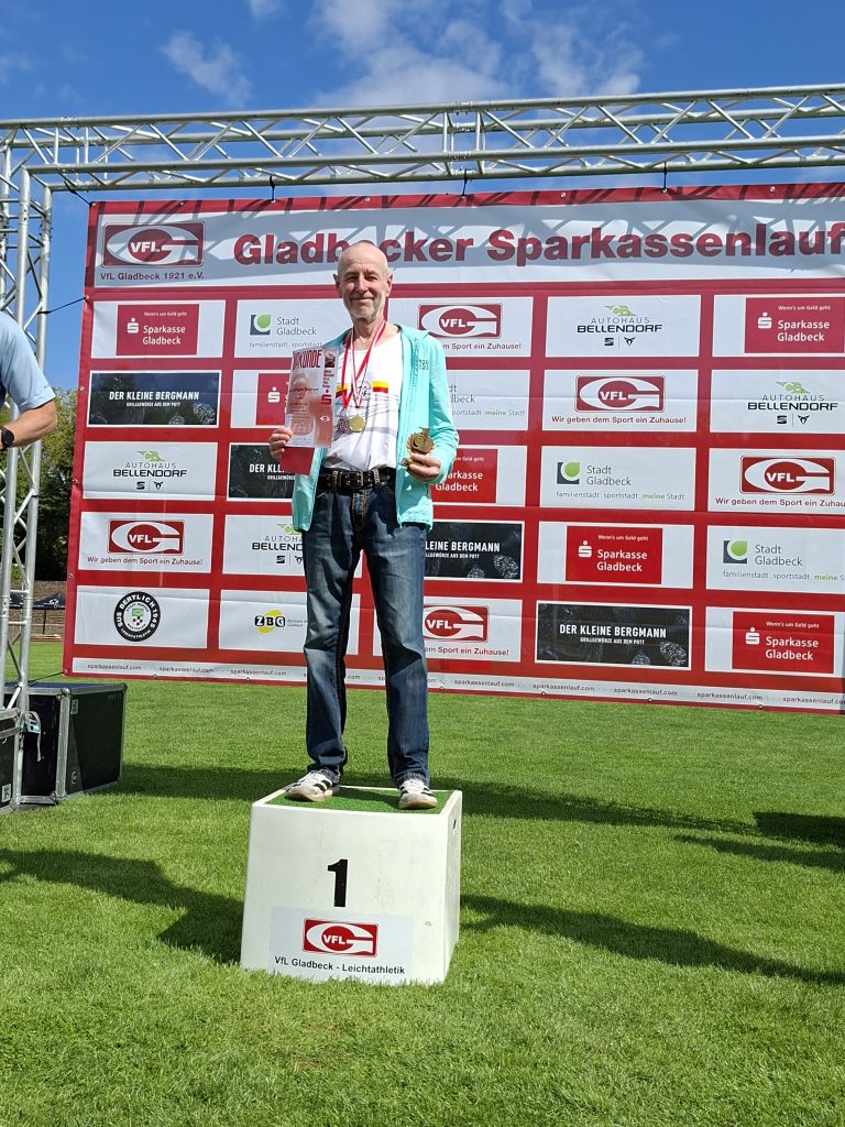 h-j_Betram-Gladbeck-2026 Heinz-Jürgen Betram, LSF Münster, hat mit einer tollen Zeit den 1. Platz über 10 km in der M65 in Gladbeck erreicht. Foto: Privat.