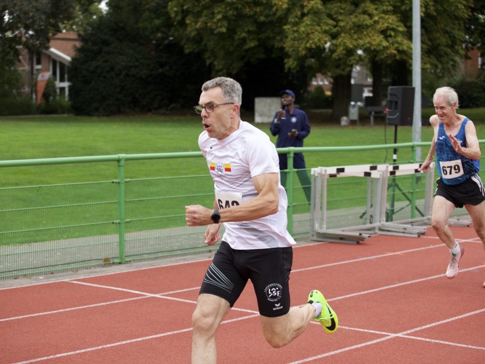 Thomas Falkenkötter, LSF Münster, beim Sprint über 100 m beim 6. Offenen Vereinssportfest. Foto: M. Holtkötter